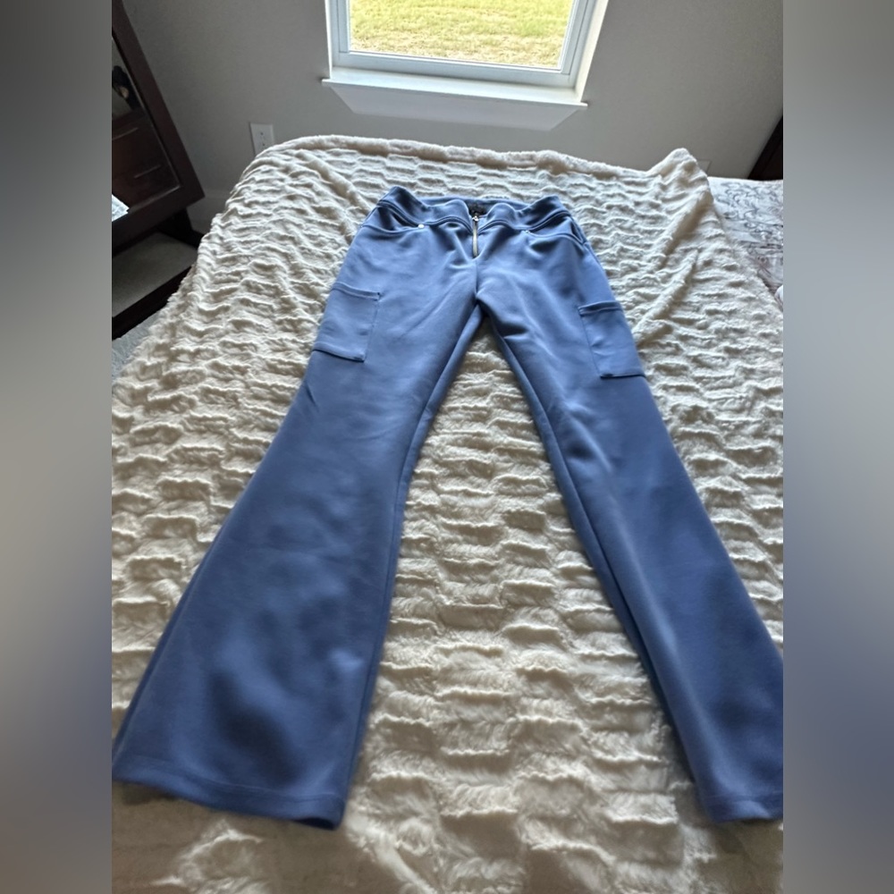 Jaanuu scrub pants